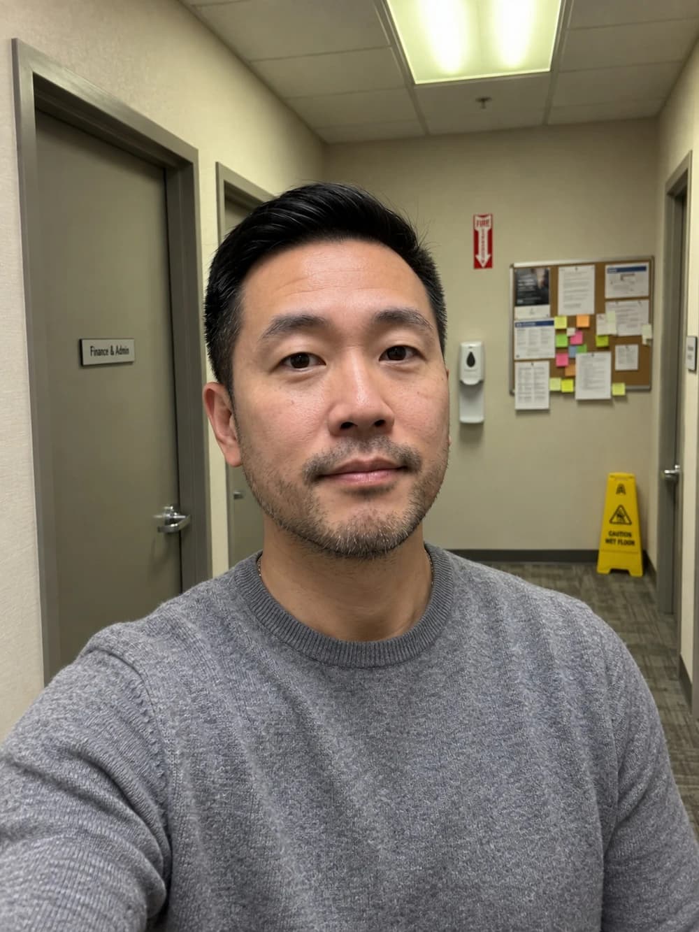 CV Shots portrait, Academic / Scientist / Analyst - Selfie